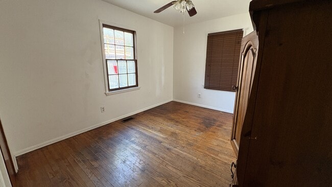 Building Photo - 513 SW 56th St
