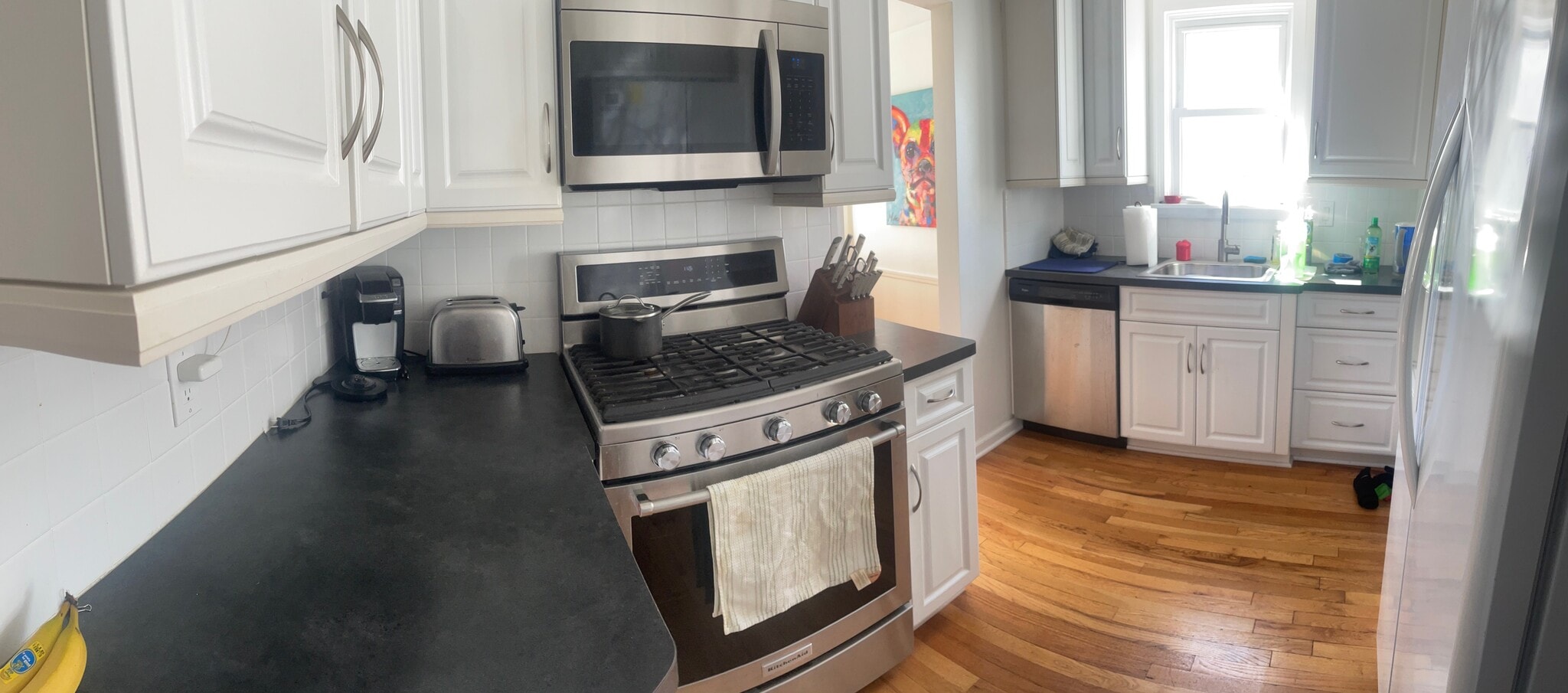 Kitchen - 118 S Vermont Ave