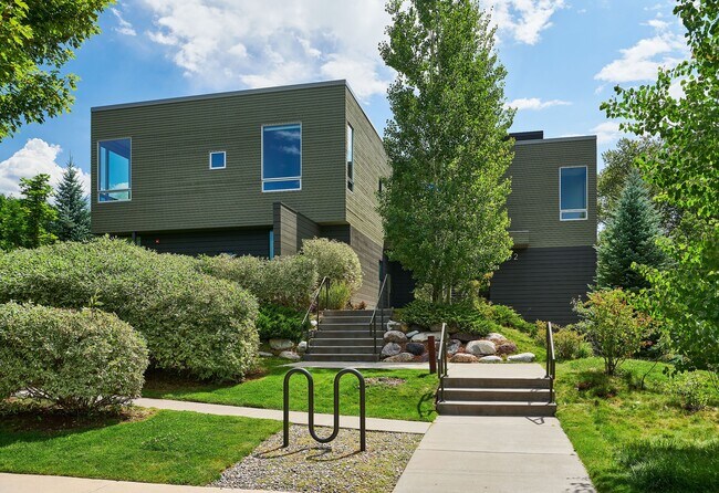 Building Photo - 202 Evans Rd
