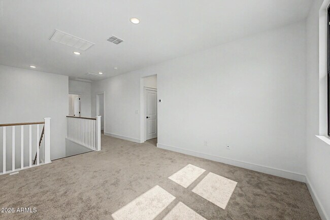 Building Photo - 1131 E Yellowstone Pl