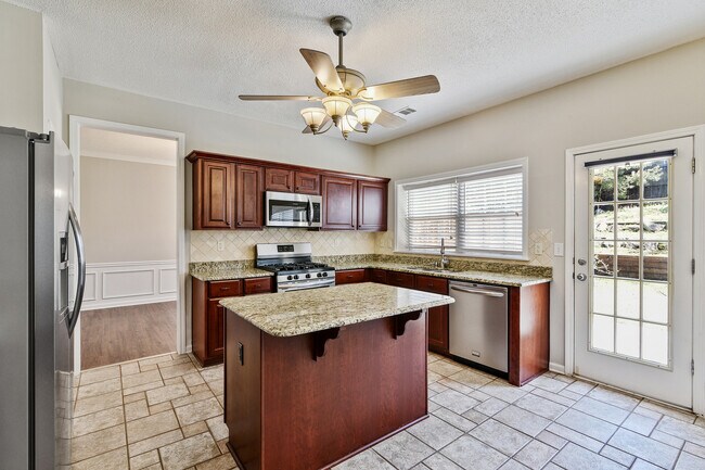 Building Photo - 2655 Traywick Chase
