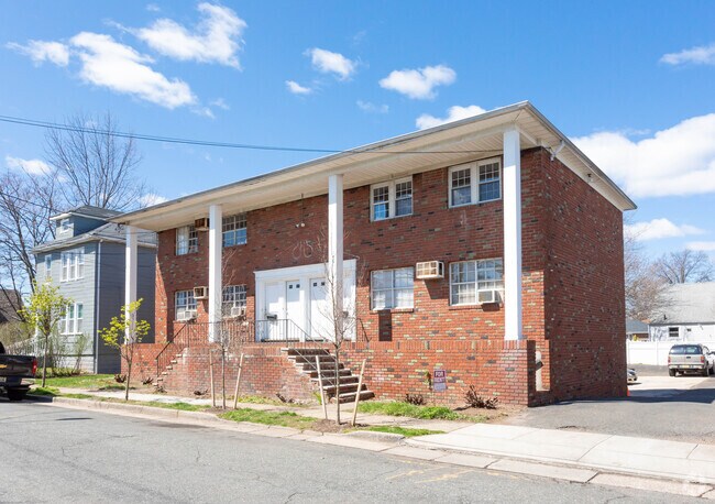 Primary Photo - 557 Cleveland Ave