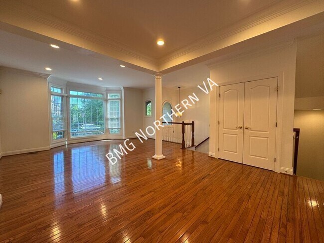 Building Photo - 3091 McKinnon Way