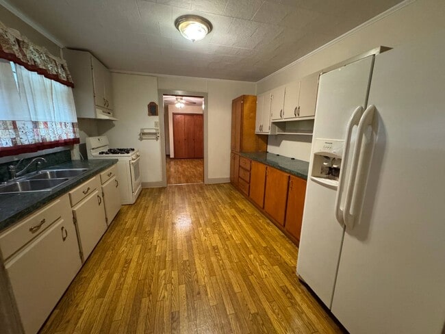 Building Photo - 529 Terrebonne St