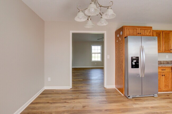 Building Photo - 51 Winding Oaks