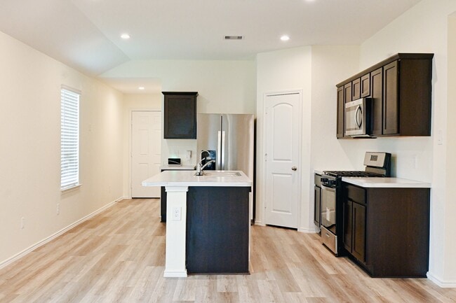 Building Photo - 12302 Rock Basin Dr