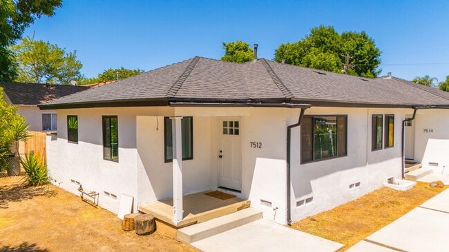 Primary Photo - 7512 Woodley Ave