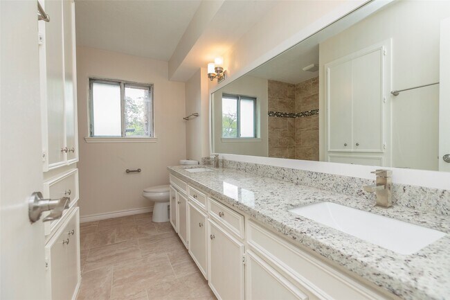 Building Photo - 2706 Stetson Ln