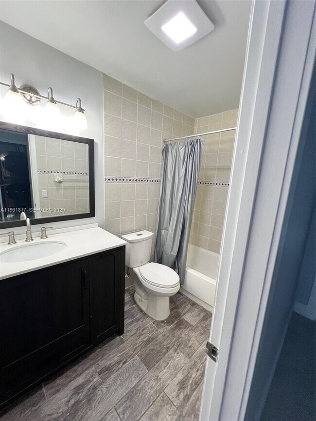 Building Photo - 13439 SW 8th Ln