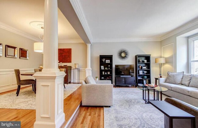 Building Photo - 9936 Foxborough Cir