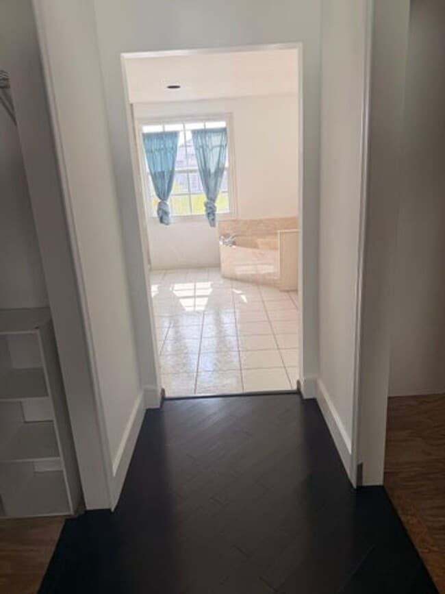 Building Photo - 1226 Avondale Ln