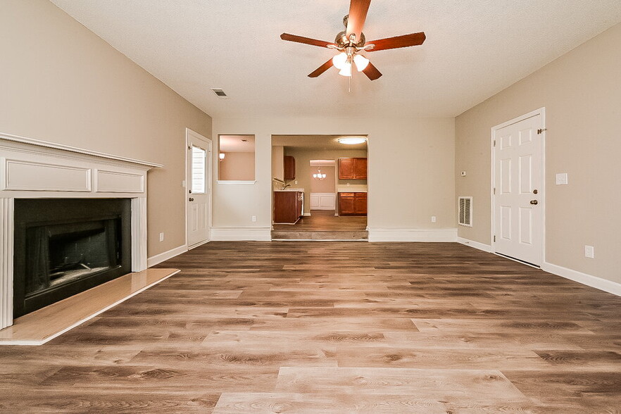 Building Photo - 1452 Shelnut Ct