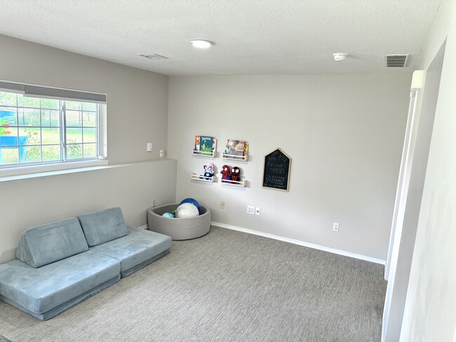 Building Photo - 421 South Stoney Point Street