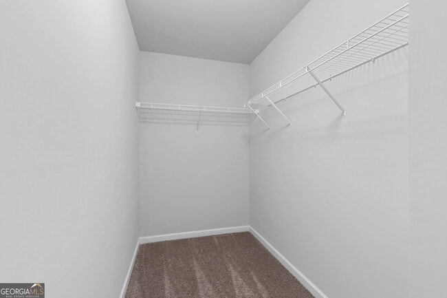 Building Photo - 1969 Old Dogwood