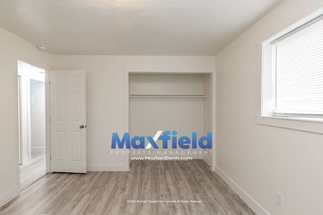 Building Photo - Brookside Lofts 2 BD 1 BA - Unit 17