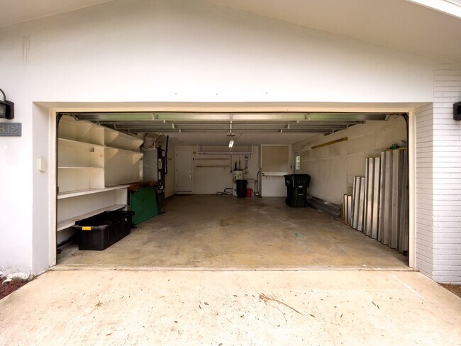 Building Photo - Move In Ready 3/2