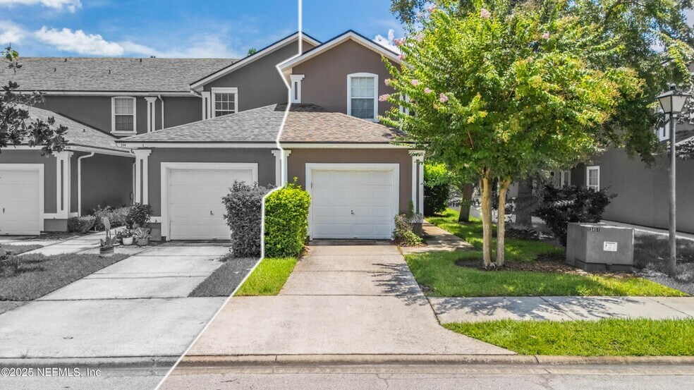 Building Photo - 230 Scrub Jay Dr