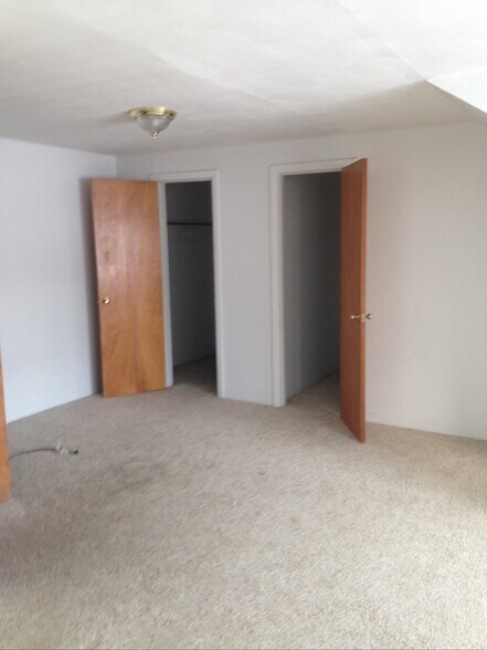 bedroom - 929 Avery Ave