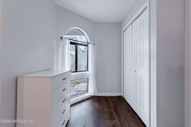 Building Photo - 8118 Baymeadows Cir E