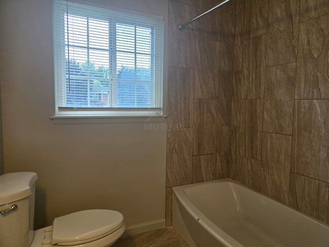 Building Photo - 25348 Shiawassee Cir
