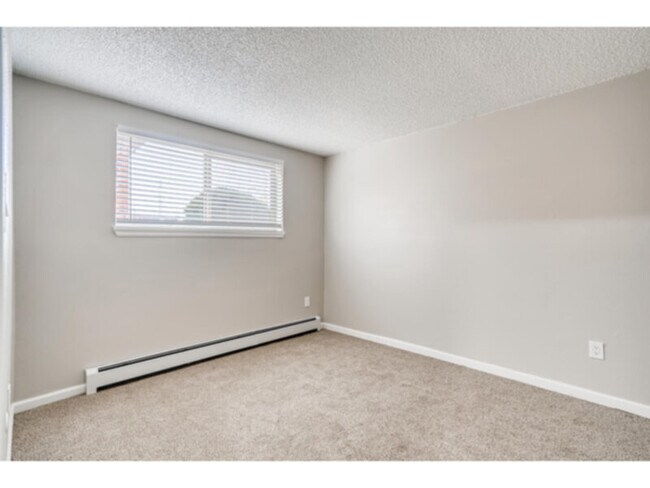 Building Photo - 1641 Ingalls St