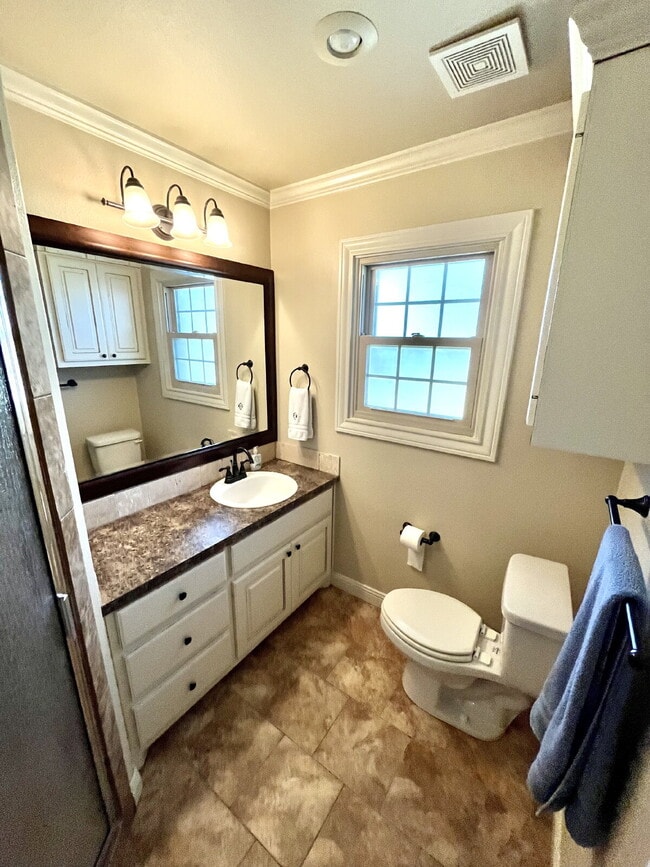 Building Photo - Spacious 4-Bedroom Home with Backyard Basketball Court Available for Summer 2026 Pre-Lease