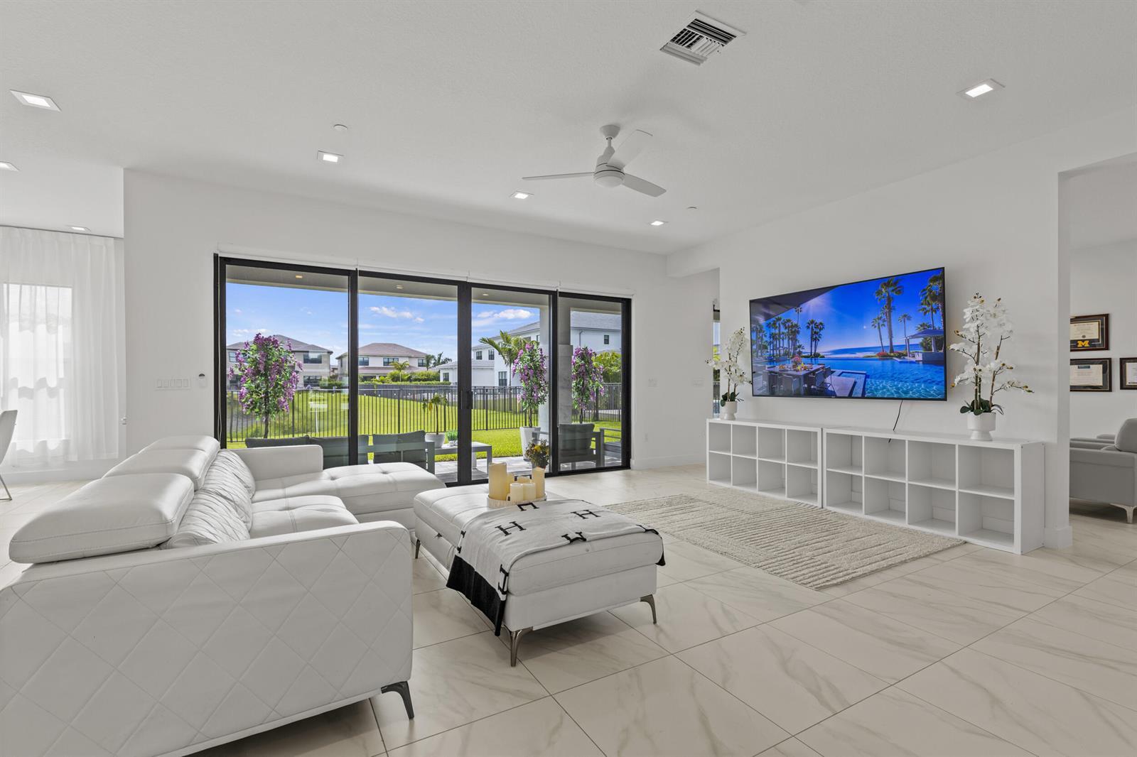 Building Photo - 12884 Wingspan Ct