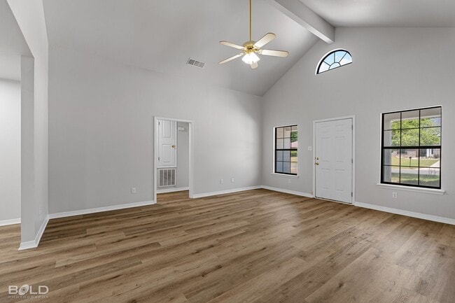 Building Photo - Check Out this 3 bed 2 bath in North Shreveport!