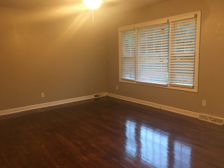 Living Room 1 - 1210 Fox Run Dr