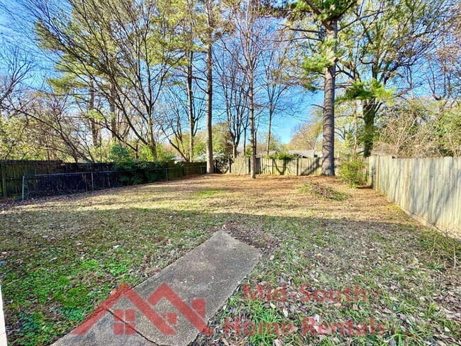 Building Photo - 135 S Greer St