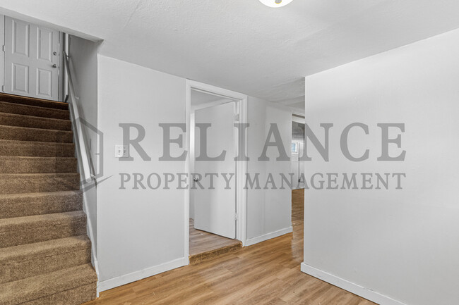 Building Photo - 317 W Kinkaid Ave