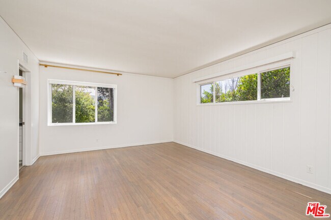 Building Photo - 1053 Maroney Ln
