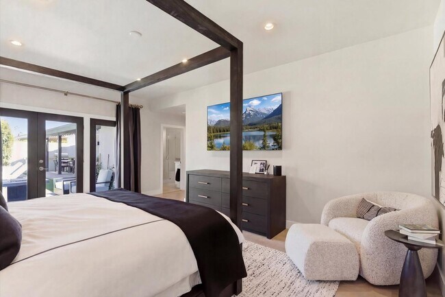 Building Photo - 8372 E San Salvador Dr