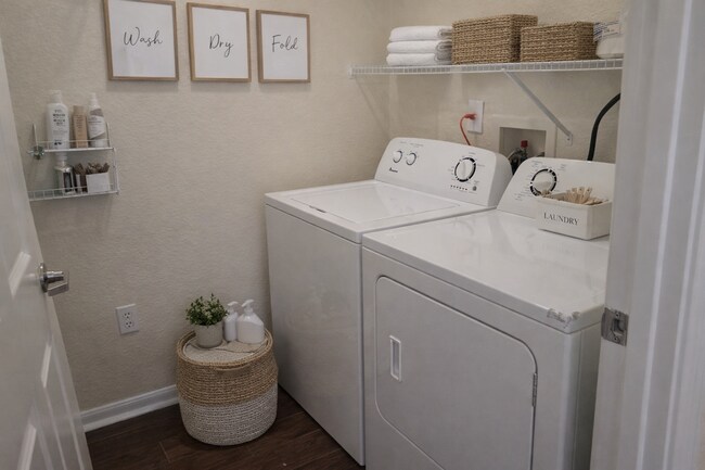 Building Photo - Amazing 1/1 Courtyard View Condo for Rent at Park North Downtown Orlando.