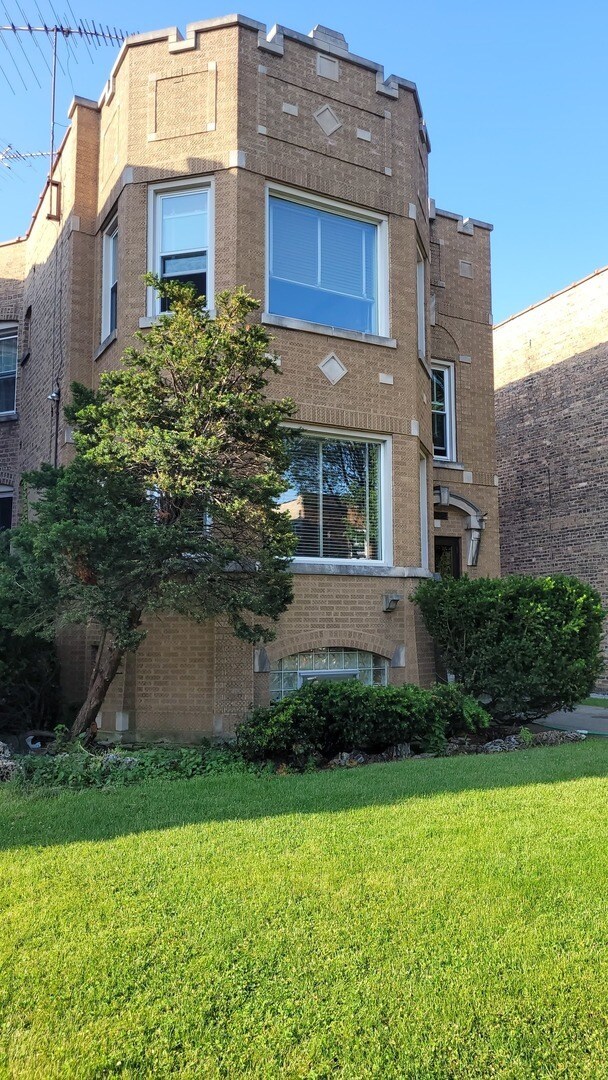 Building Photo - 5228 W Hutchinson St