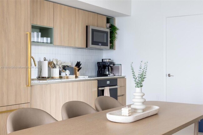 Building Photo - 159 NE 6th St