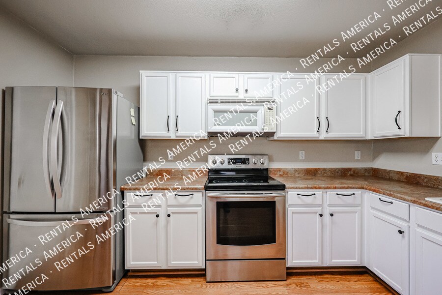 Building Photo - 9404 W Terri Lee Dr