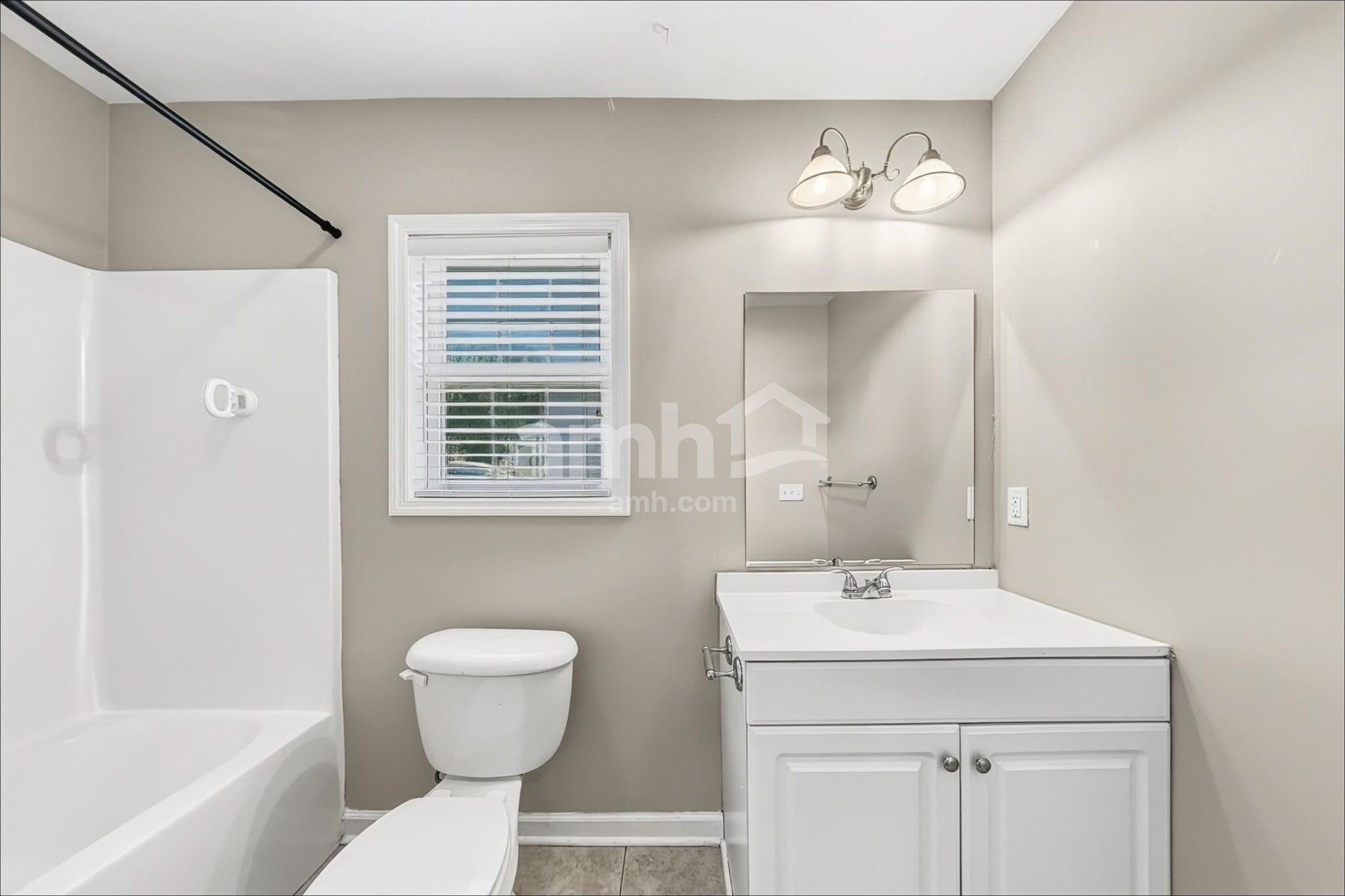 Building Photo - 61 Wintergreen Dr