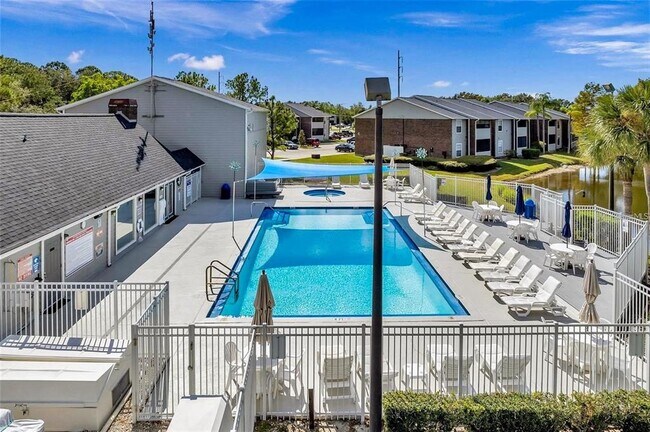 Building Photo - 1400 Gandy Blvd N