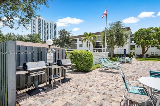 Building Photo - 1501 S Ocean Blvd