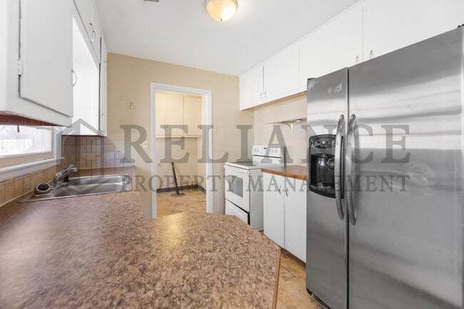 Building Photo - 542 S Marcilene Ter