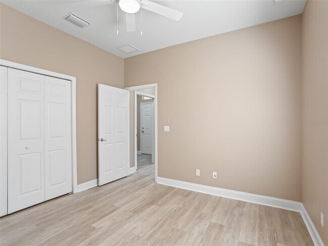 Building Photo - 3836 SW 33rd Terrace