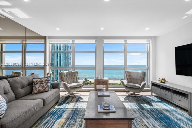 Building Photo - 5055 Collins Ave