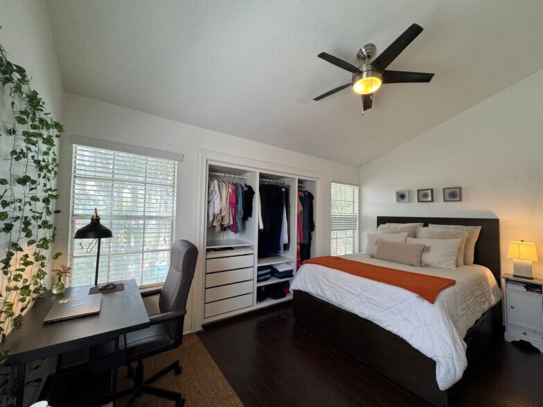 Building Photo - 22 Cross Cyn