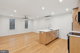 Building Photo - 1302 S 18th St