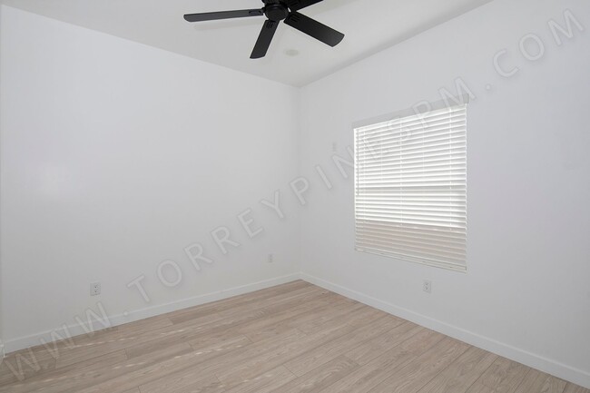 Building Photo - *OPEN HOUSE: 5/3 1:30-4:00PM* 2 Br in Clai...
