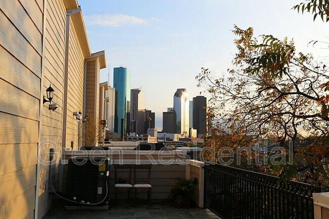 Building Photo - 1419 Beachton St