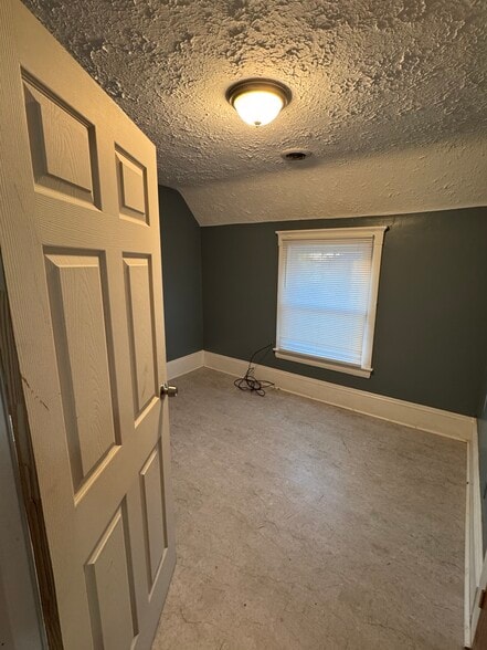 Building Photo - 18402 Melville Rd