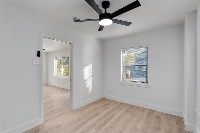 Building Photo - 406 Hammack Dr