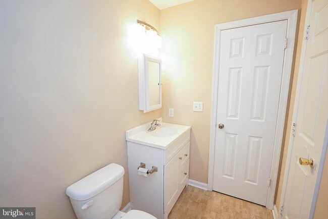 Building Photo - 5679 Anchor Pl